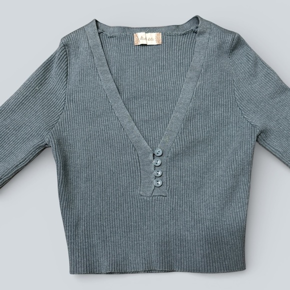 Altar’d State Gray/Blue Long Sleeve Crop Top - Picture 3 of 5